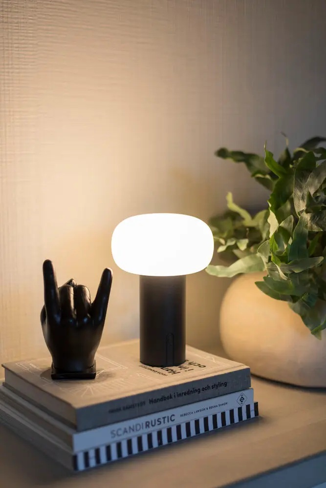 DIMMABLE USB TABLE LAMP